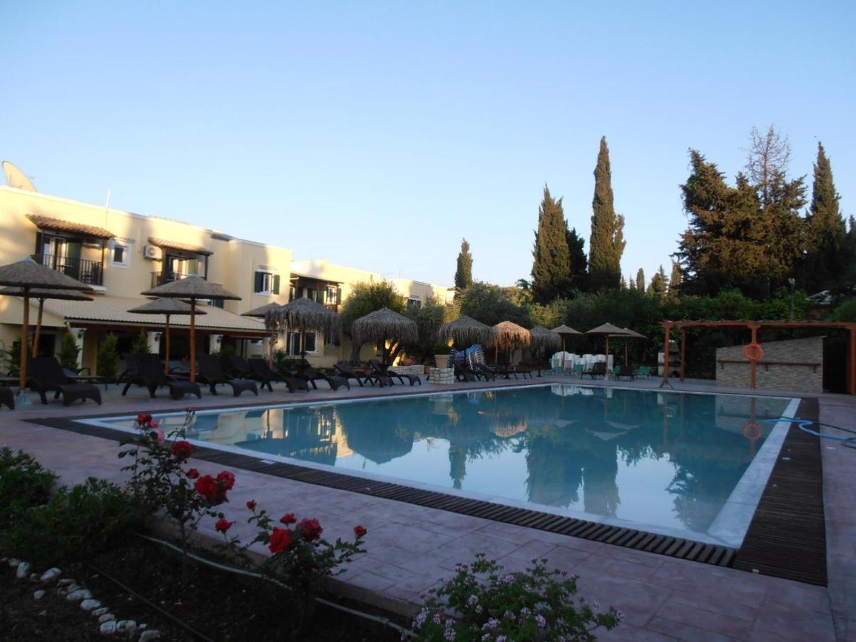 Hotell Frosini Gardens